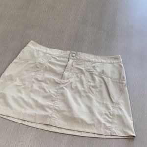 EUC reel legends skort